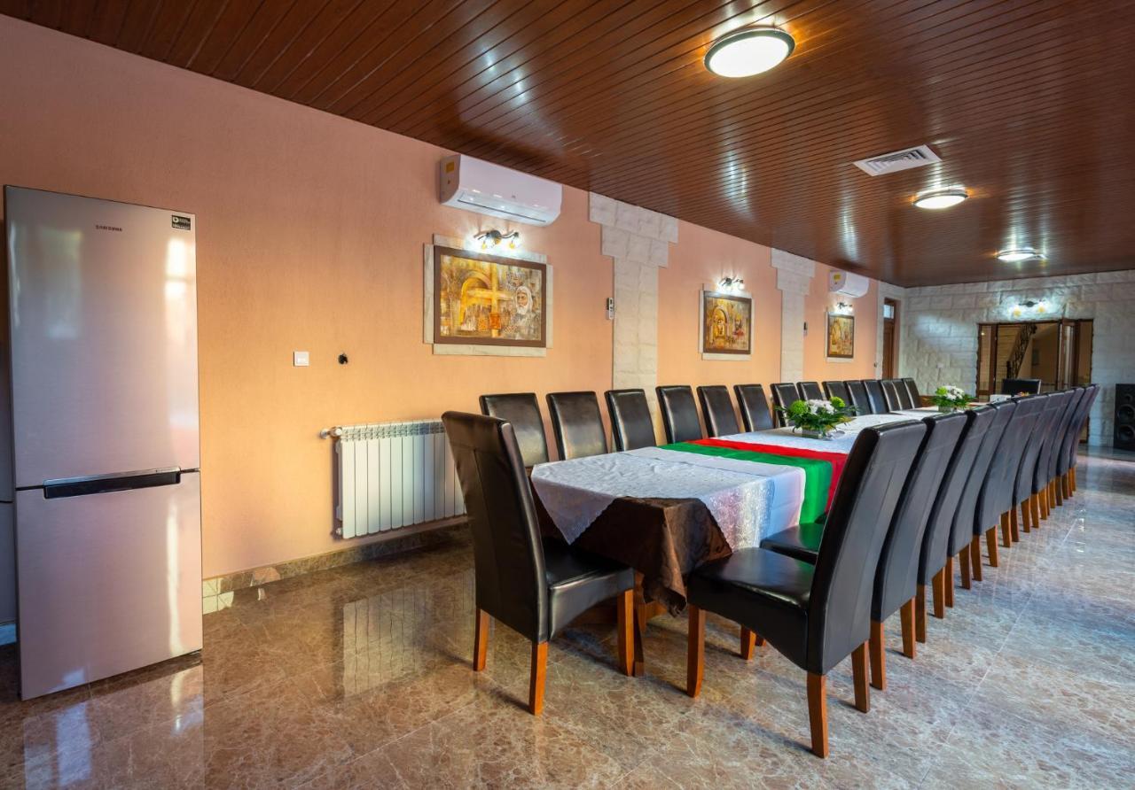 Family Hotel Preslav Exterior photo